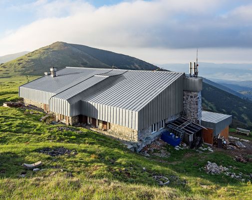 Alpine Hut M. R. Štefánika pod ĎumbieRome