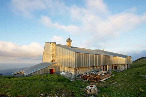 Alpine Hut M. R. Štefánika pod ĎumbieRome